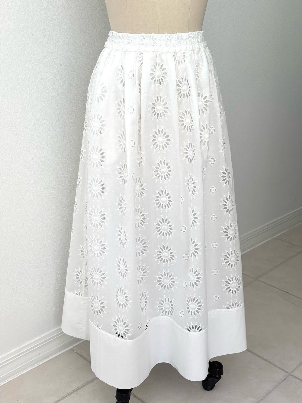 Zara Eyelet Maxi Skirt NWT White Cotton Embroidered Lined Boho Cottagecore M